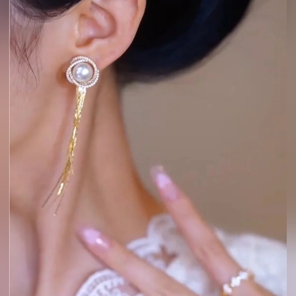 Gold-plated Crystal Pearl drop earrings with silver post BOGO - Picture 14 of 15